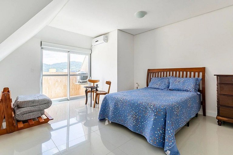 Duplex vista para o mar na praia dos Açores