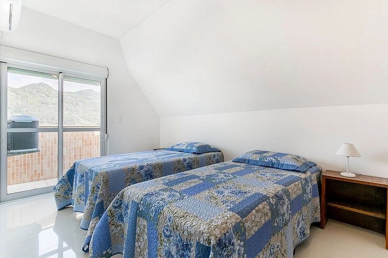 Duplex vista para o mar na praia dos Açores
