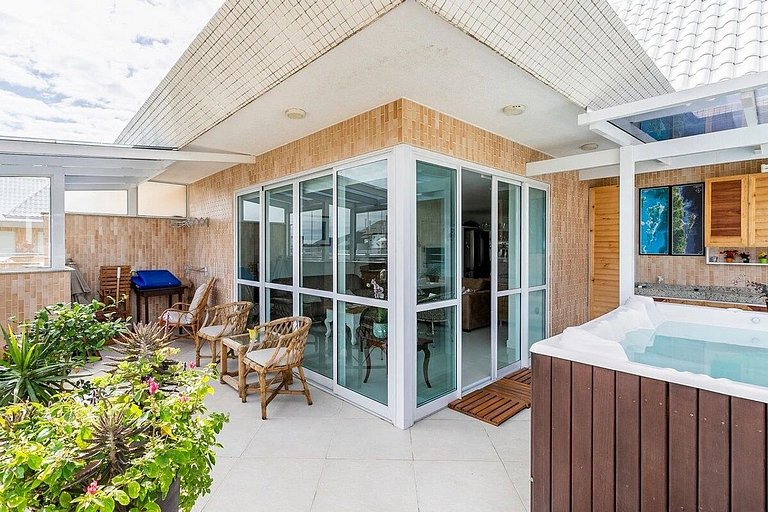 Cobertura vista mar com jacuzzi