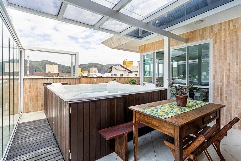 Cobertura vista mar com jacuzzi