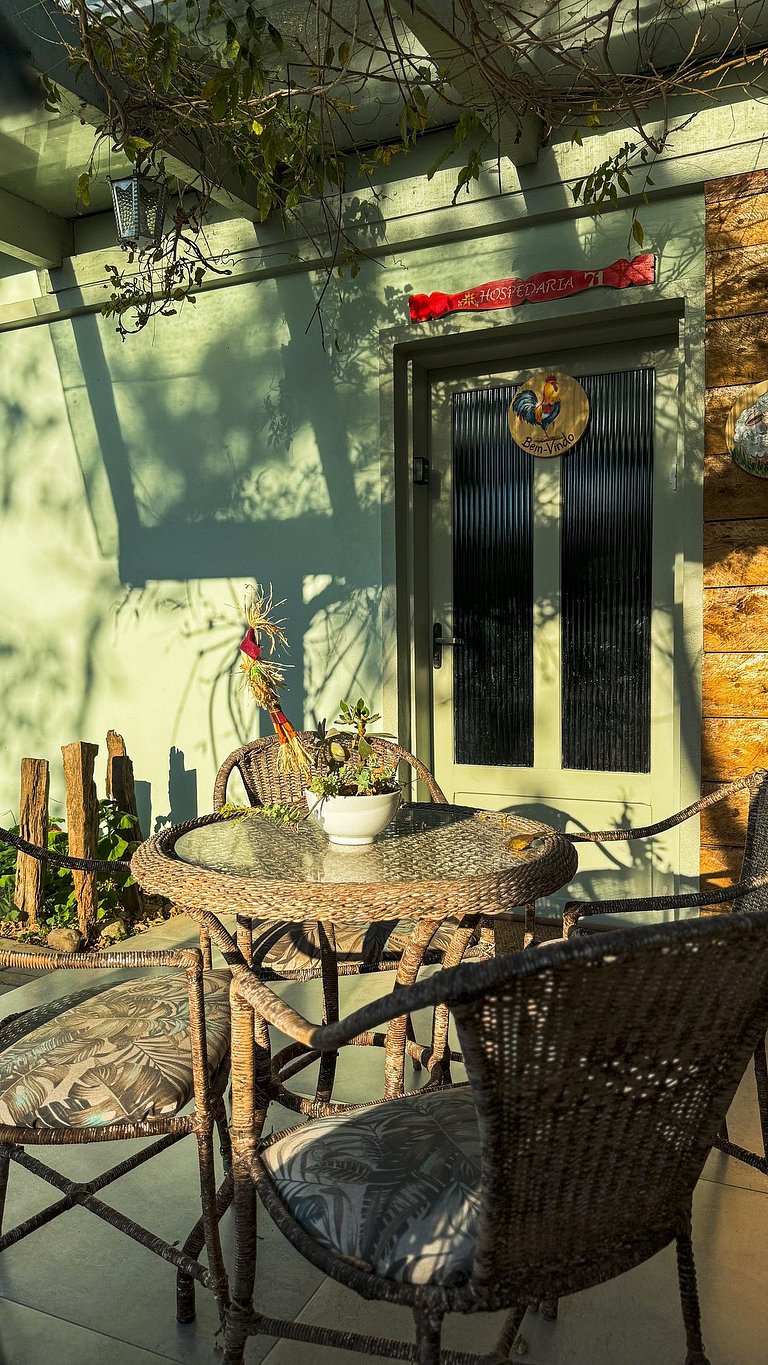 Quarto Frente 1 banheiro compartilhado