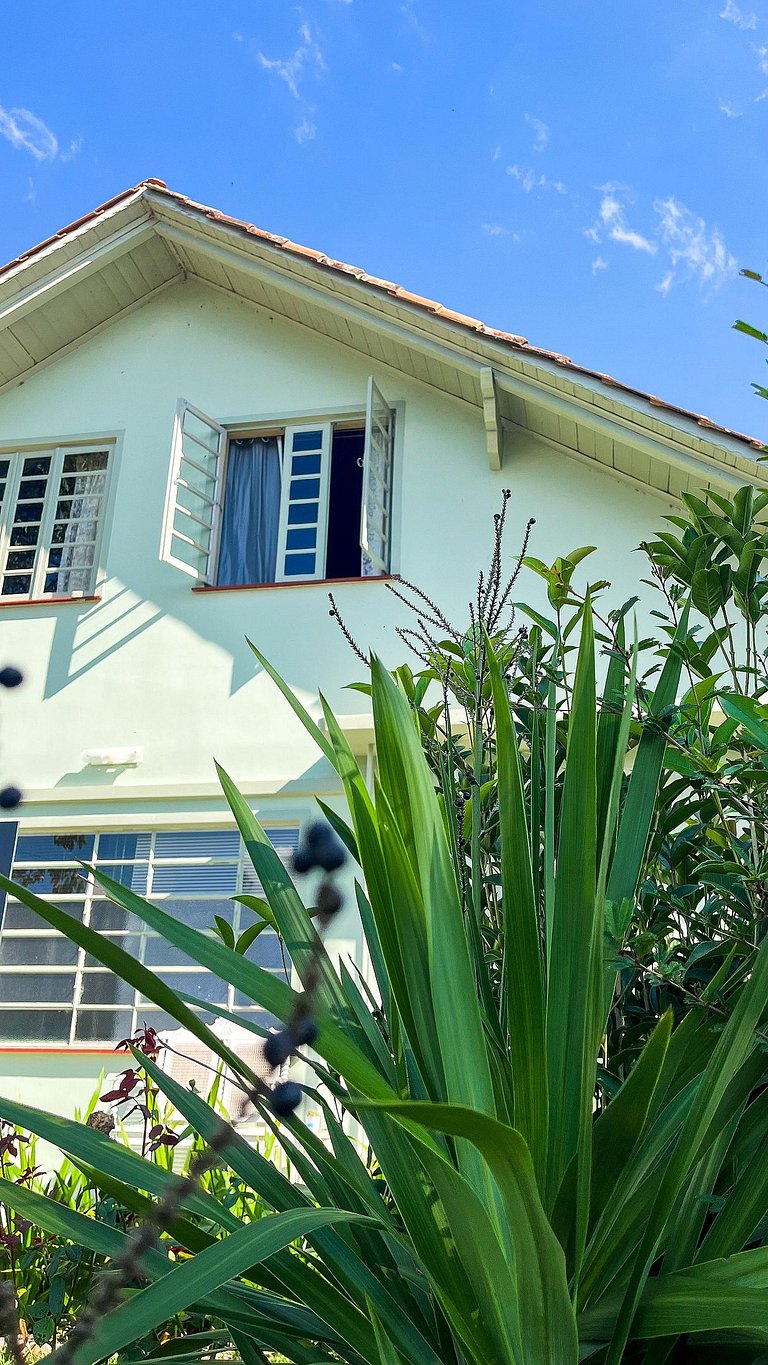 Quarto Frente 2 banheiro compartilhado