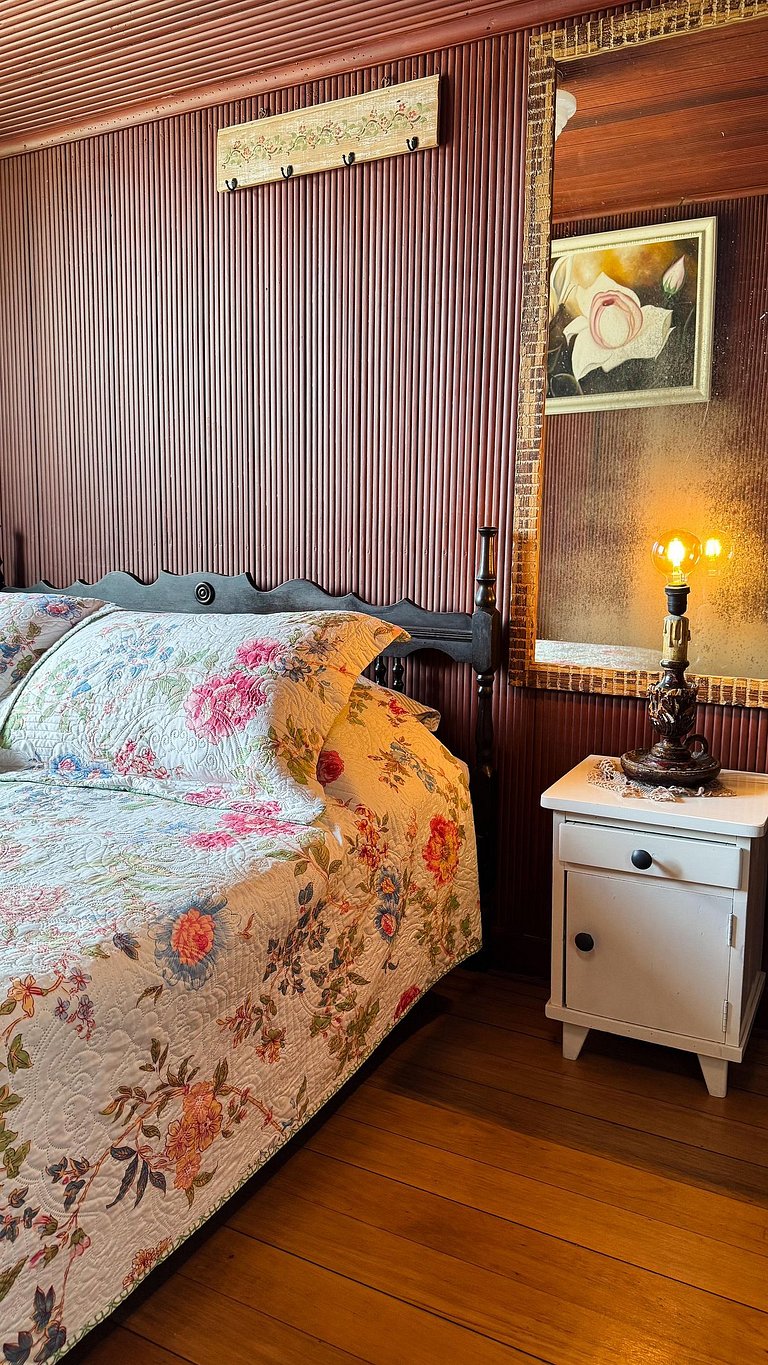 Quarto Frente 2 banheiro compartilhado