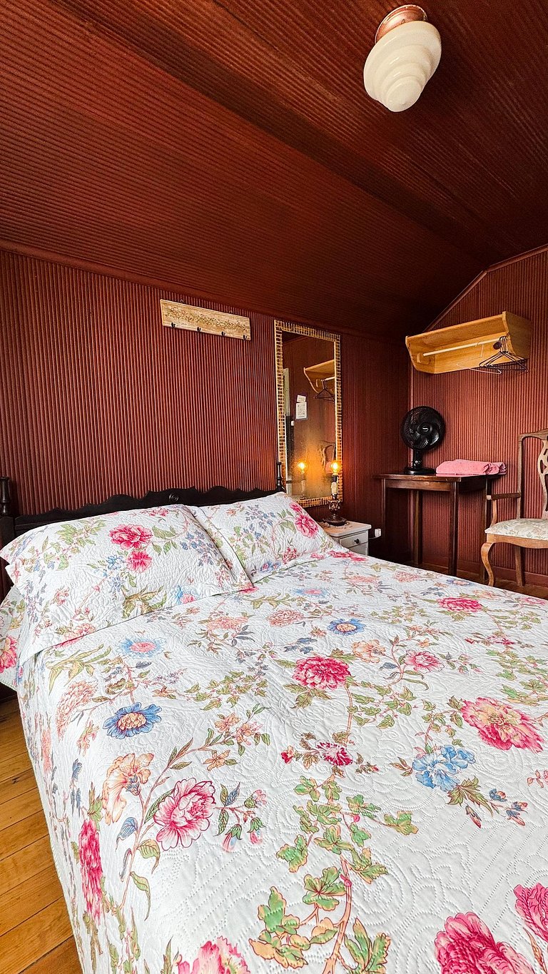 Quarto Frente 2 banheiro compartilhado
